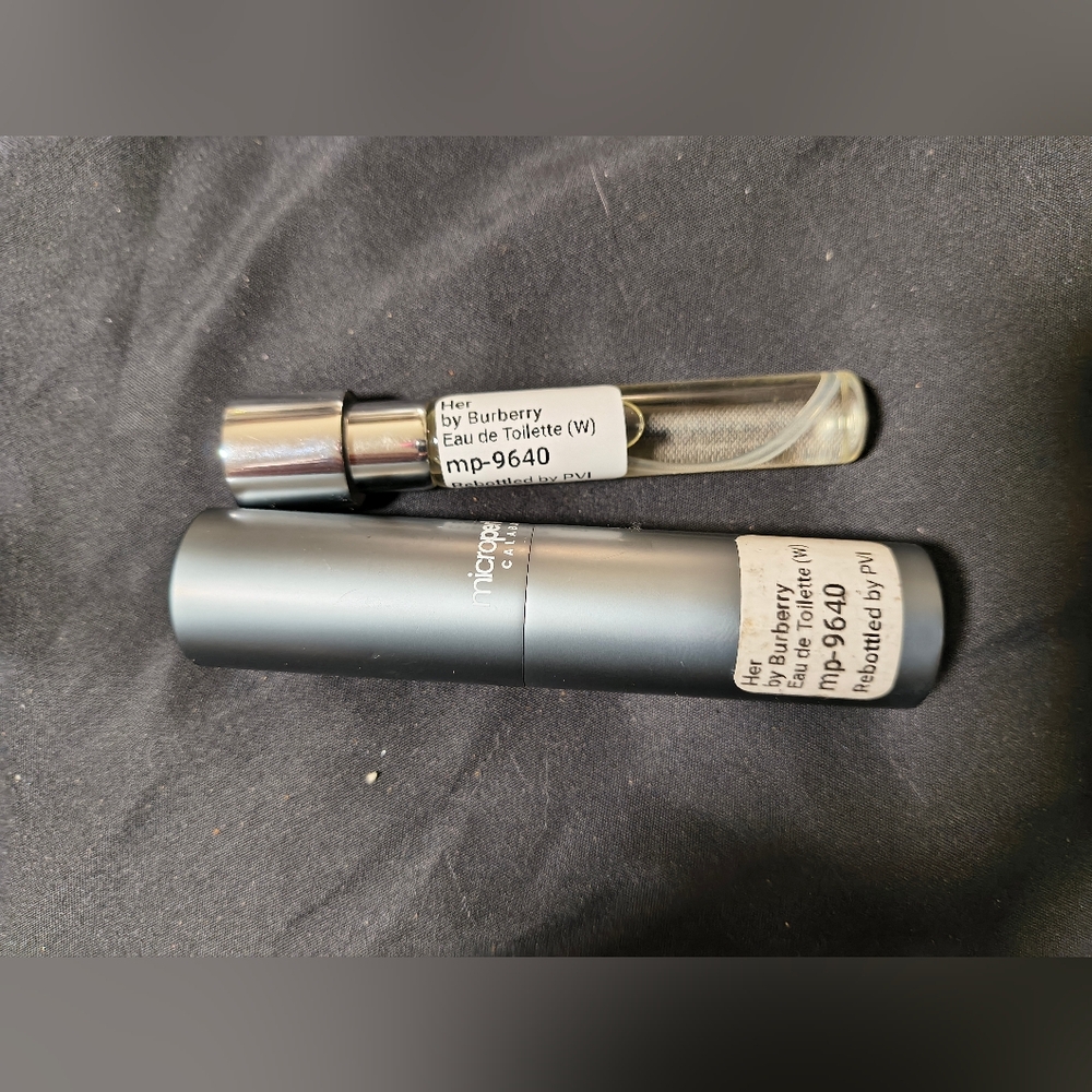 TRAVEL SIZE HER Burberry Eau de Toilette in Silver and Black